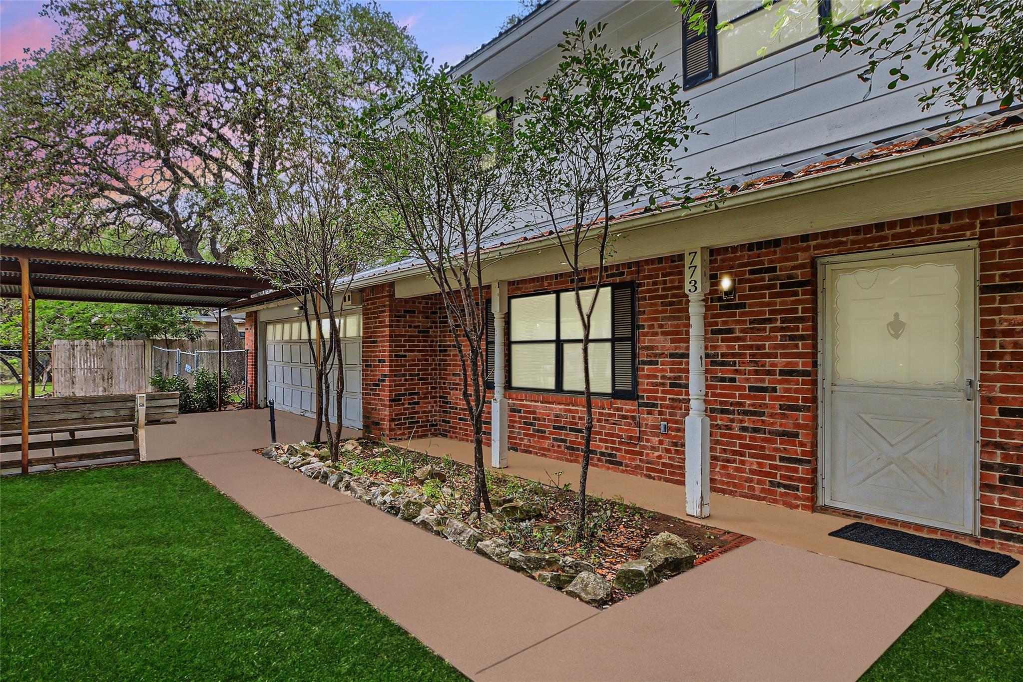 773 Lookout DR — photo 3