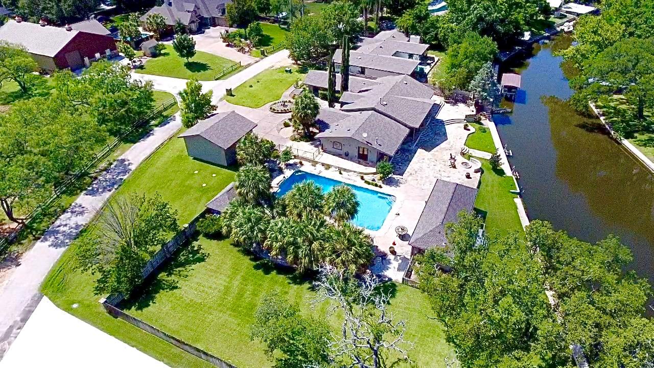 311 Oleander DR — photo 3