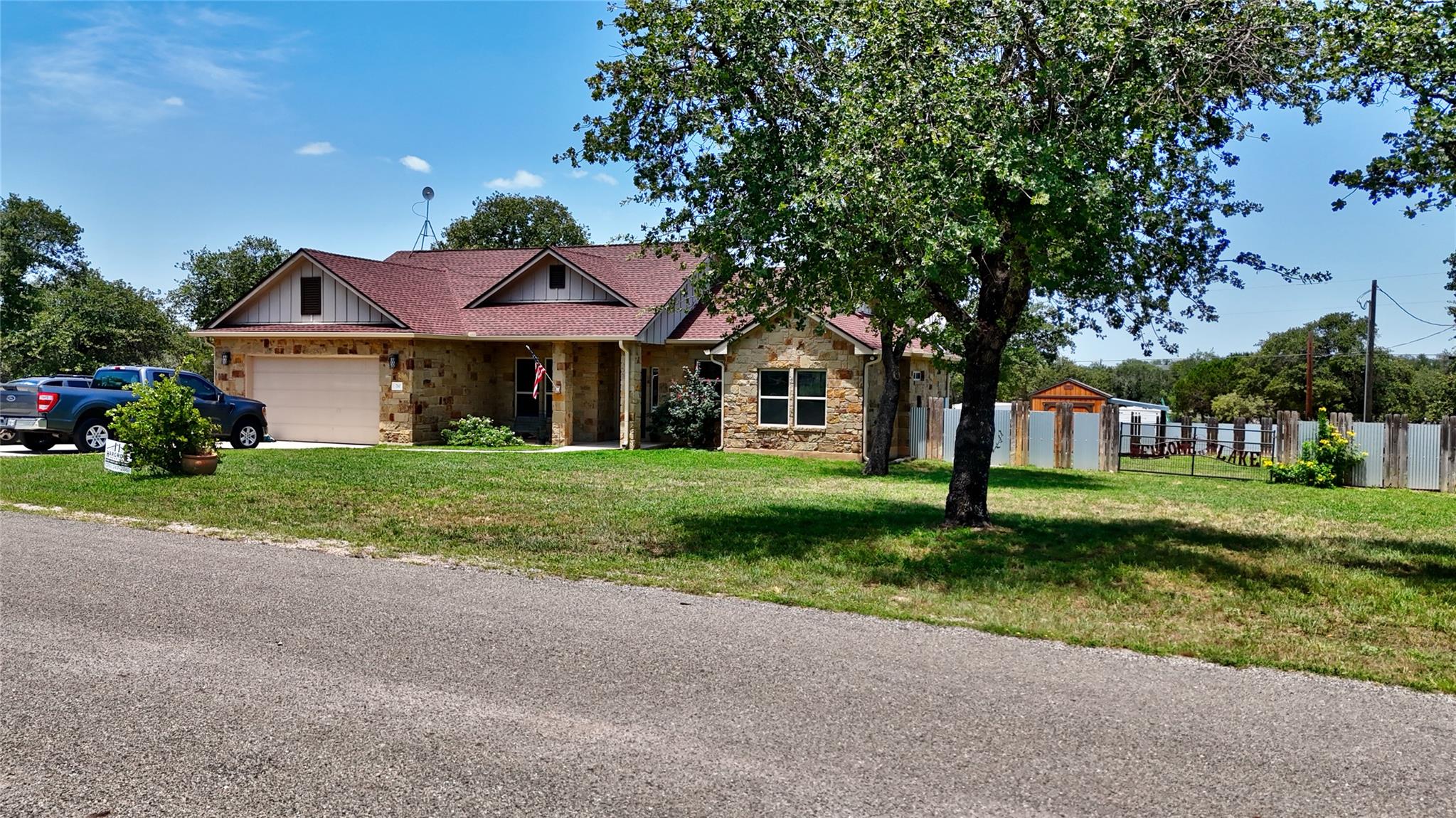 710 Panorama DR — photo 3