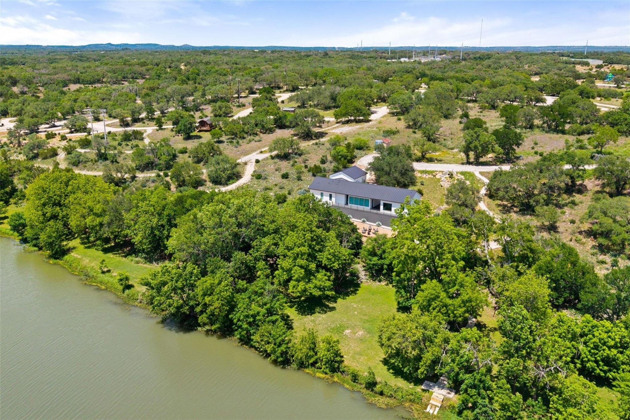 299 River Place — photo 3