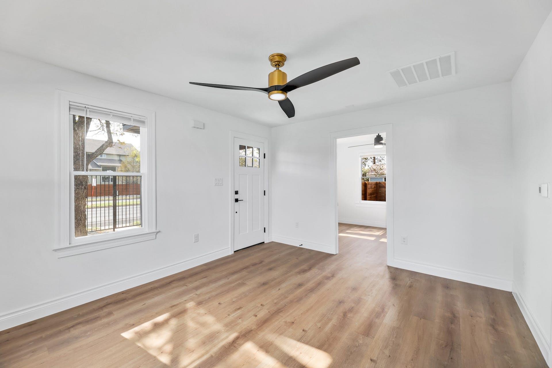 306 Stassney LN #1&2 — photo 4