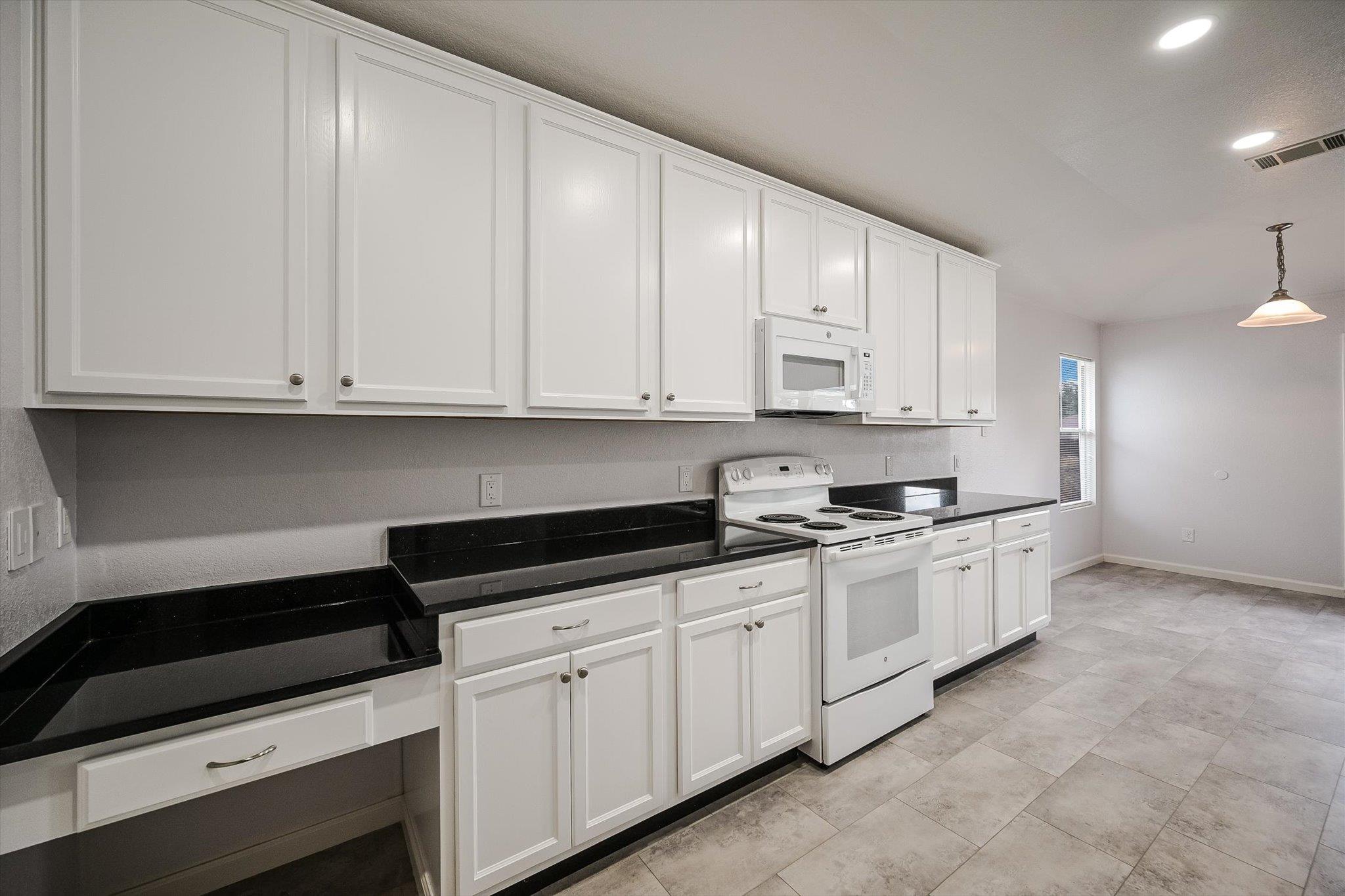 401 Bandara Woods BLVD — photo 5