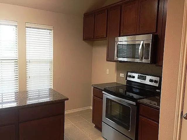 520 Brook DR — photo 4