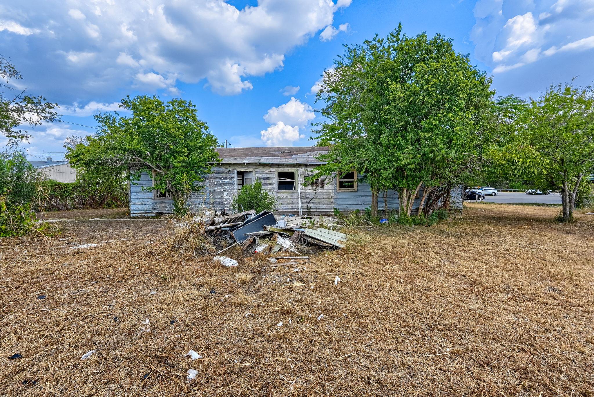 2212 Hunter RD — photo 4