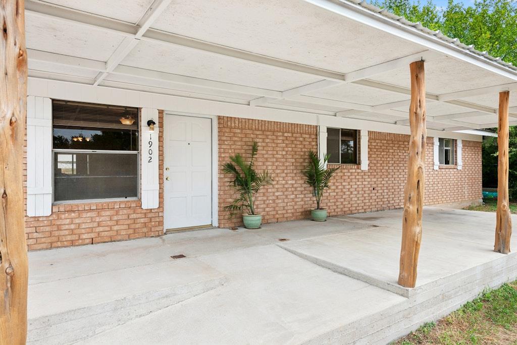 1902 Twin Oaks ST — photo 3