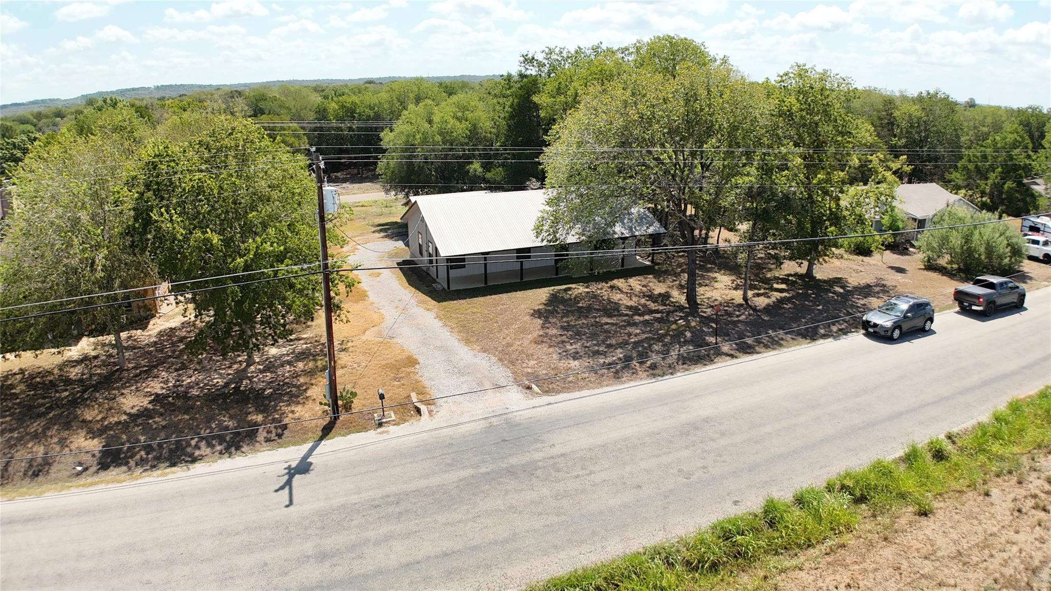 1303 Lovers LN — photo 4
