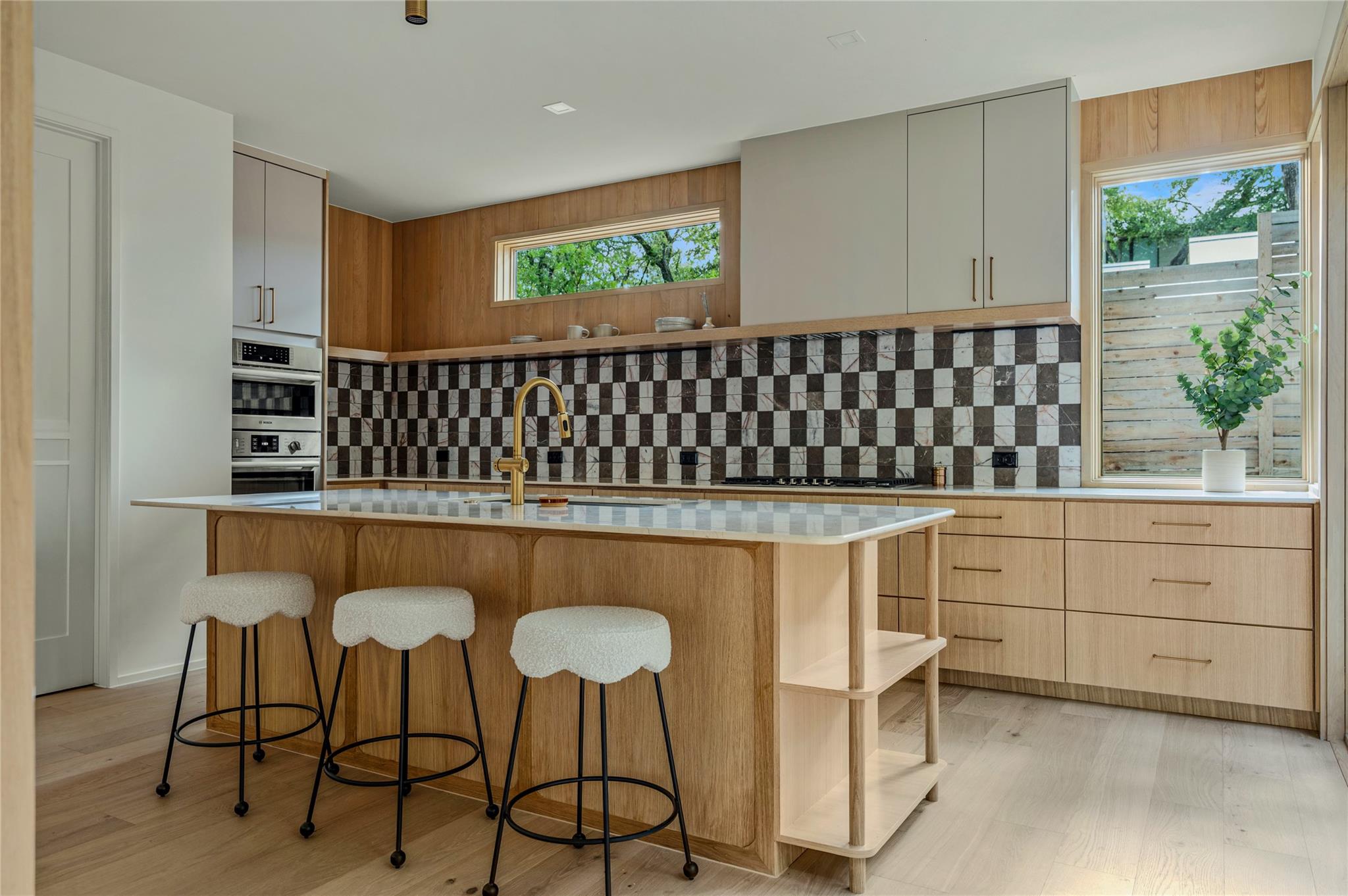 1102 Charlotte ST — photo 5