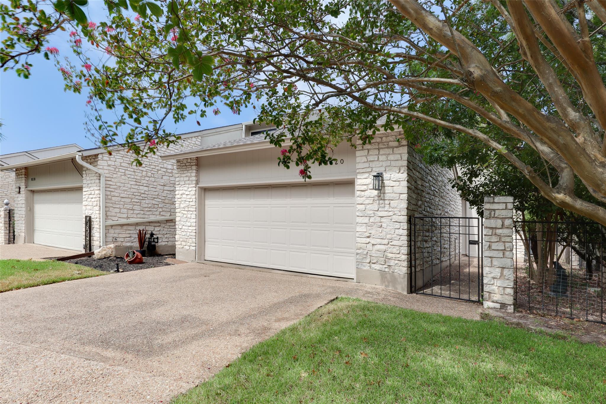 8120 Meandering WAY