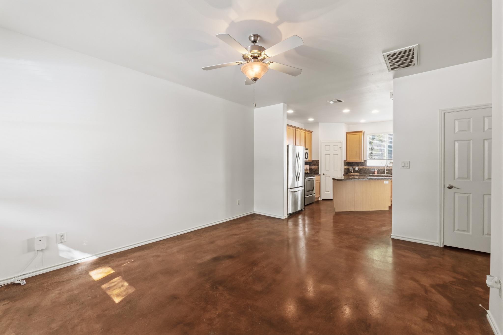 512 Eberhart LN #1905 — photo 5