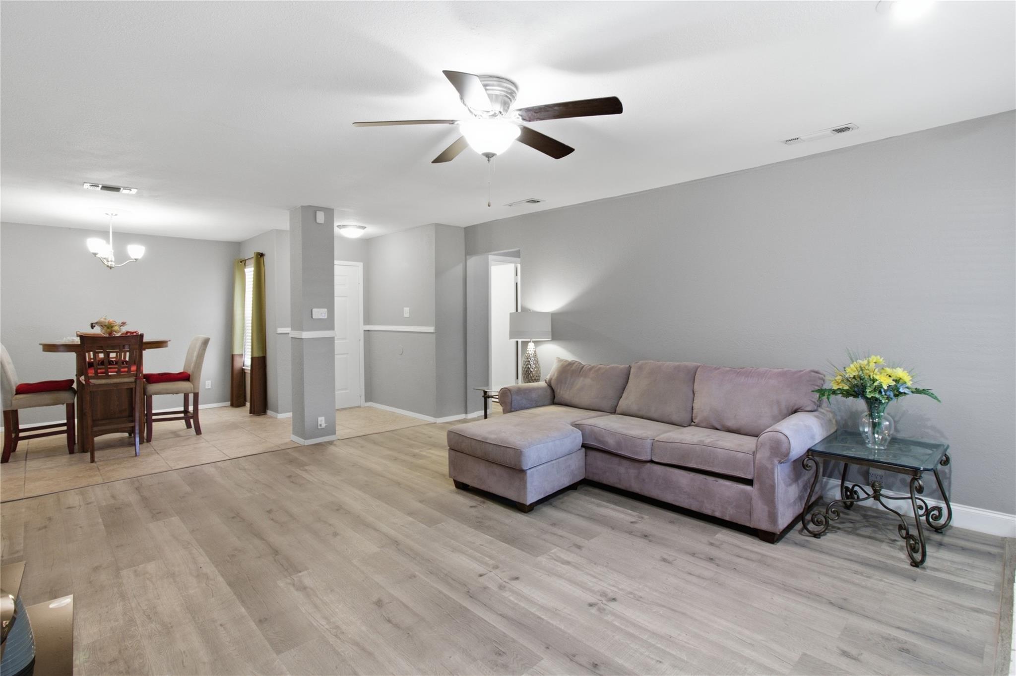 2410 Buttercup CIR — photo 3