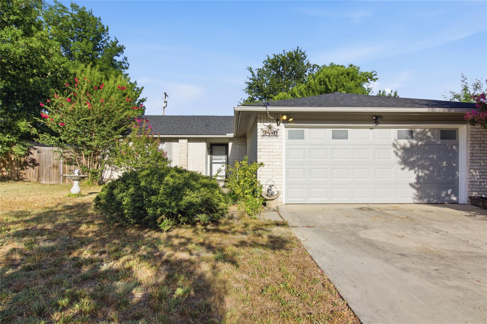 2410 Buttercup CIR — photo 4