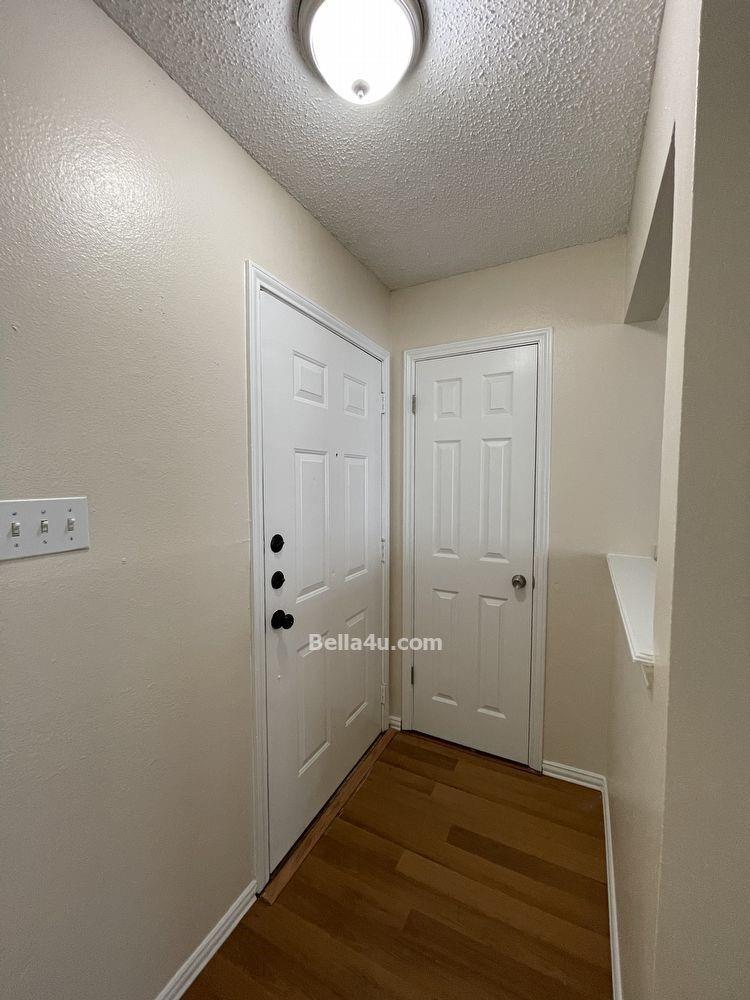 512 Eberhart LN #605 — photo 4