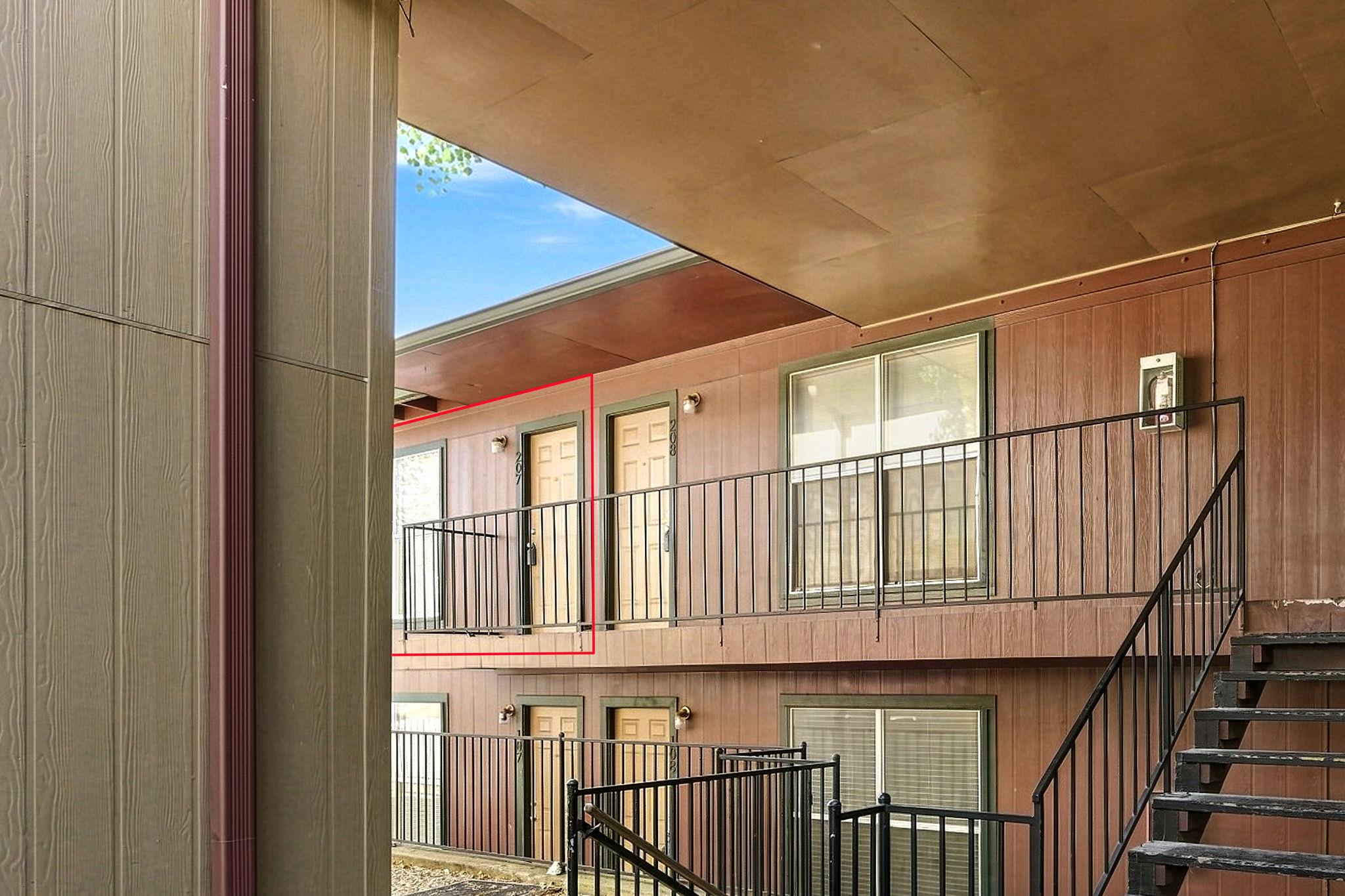 2319 Greenfield PKWY #207 — photo 3