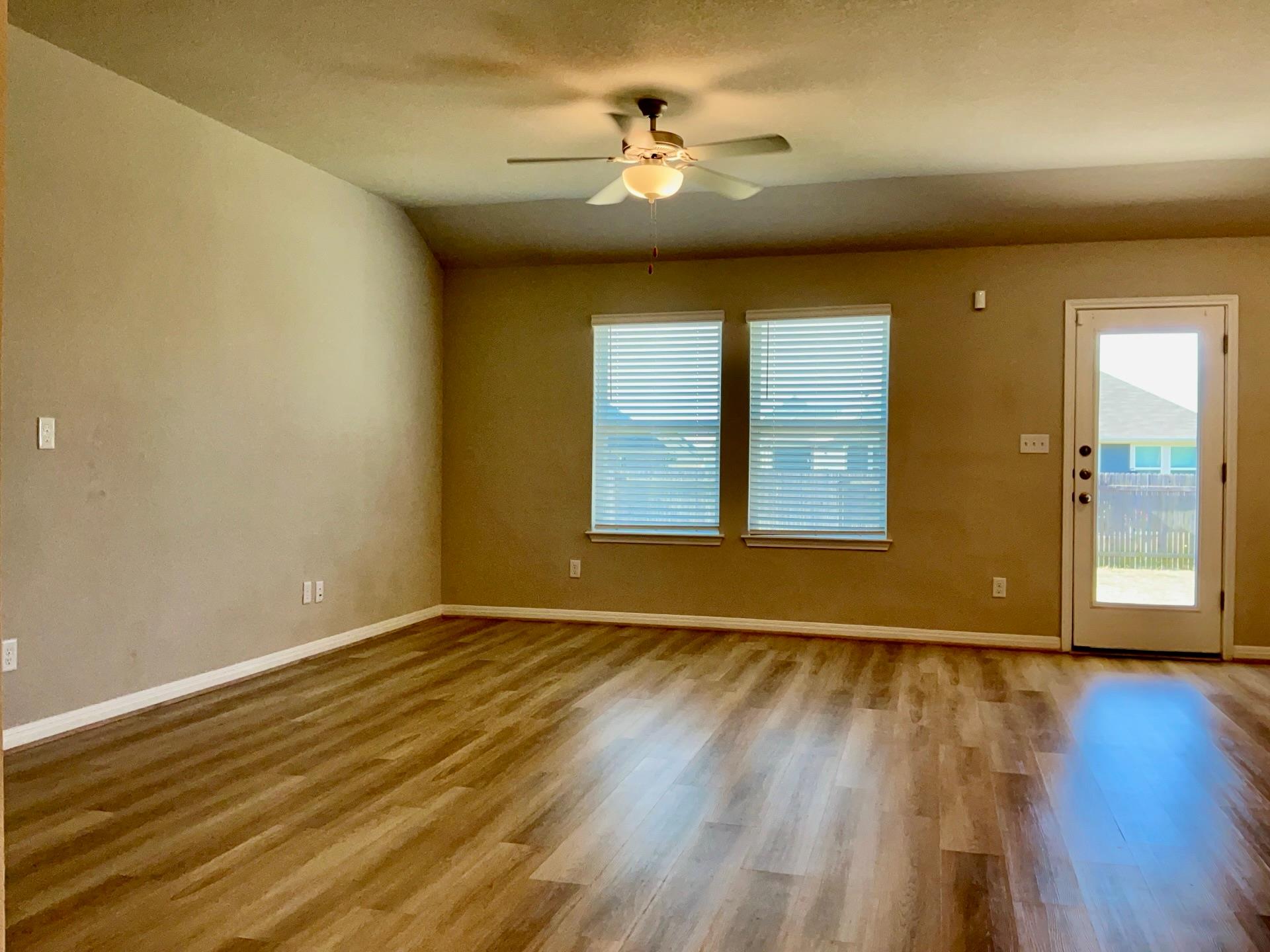 1013 Otello WAY — photo 3