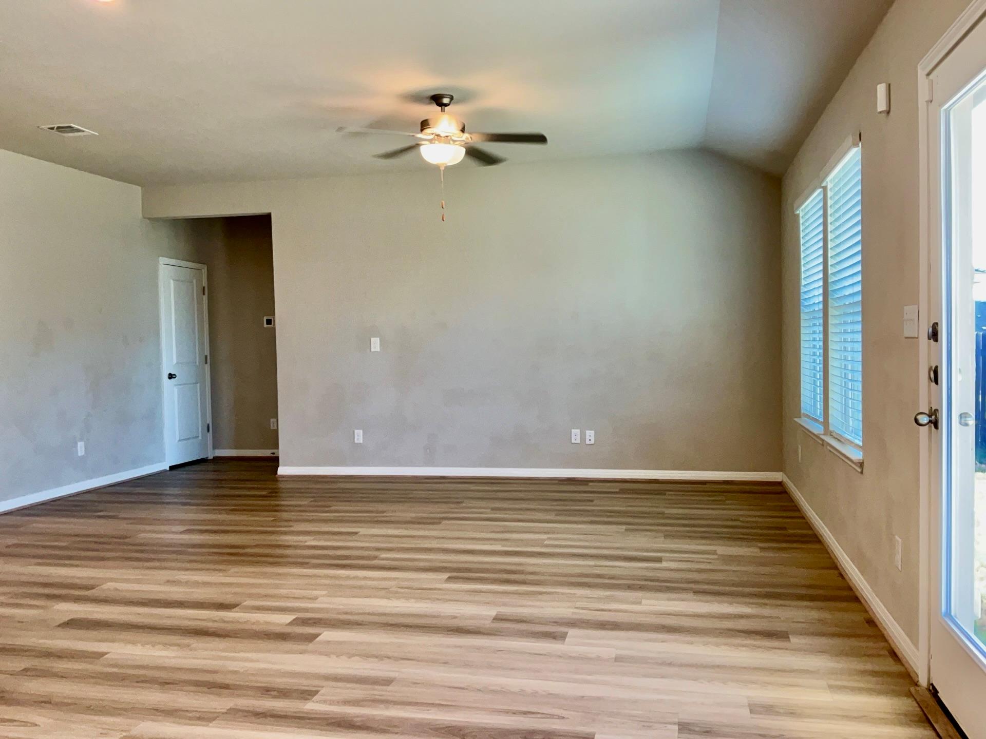 1013 Otello WAY — photo 5