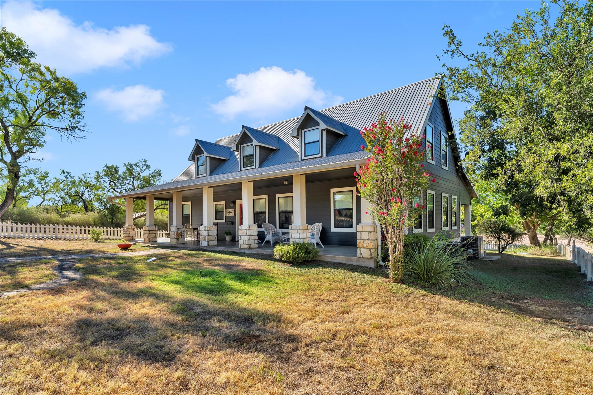 211 Riverside DR — photo 3