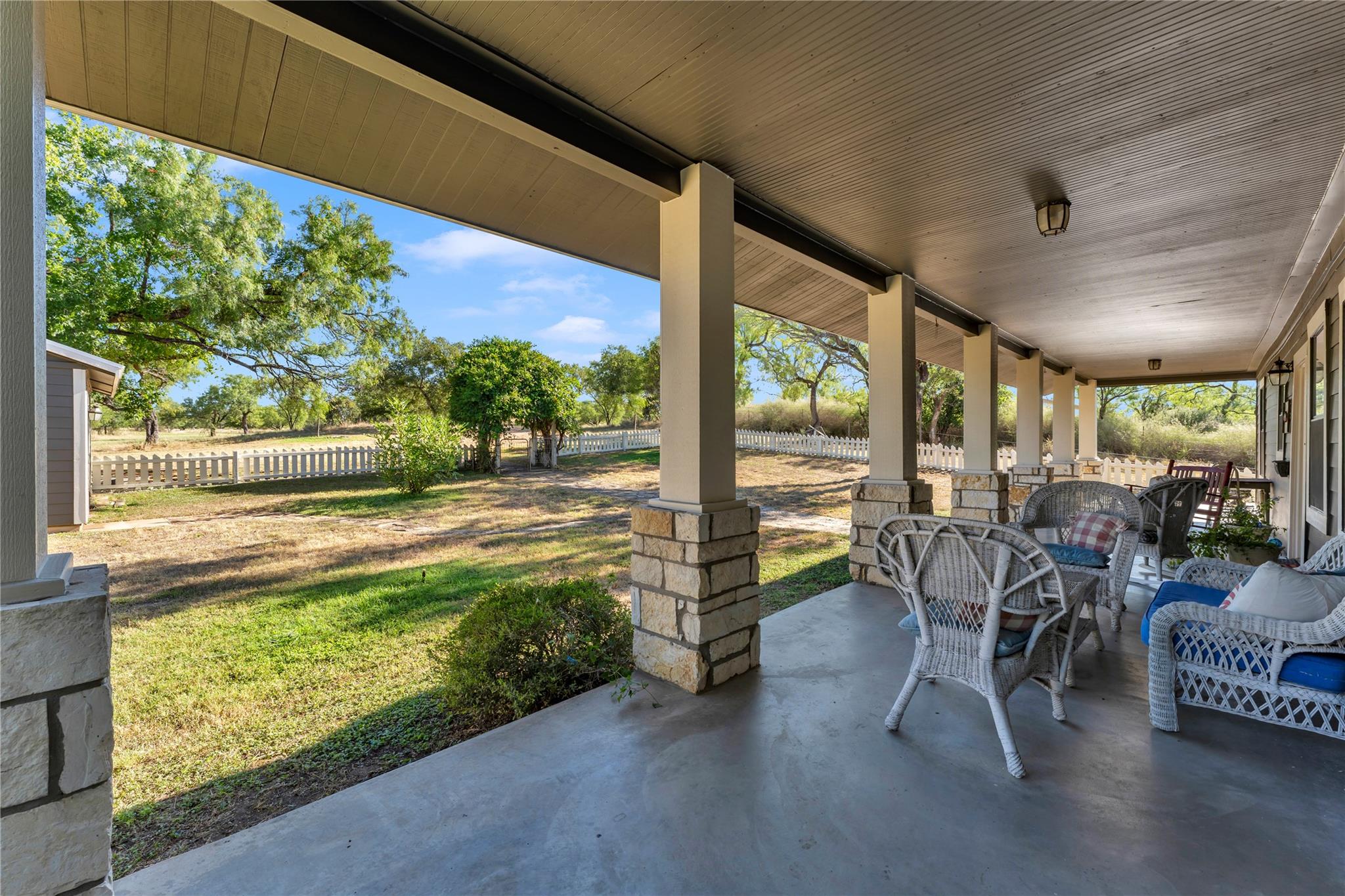 211 Riverside DR — photo 5