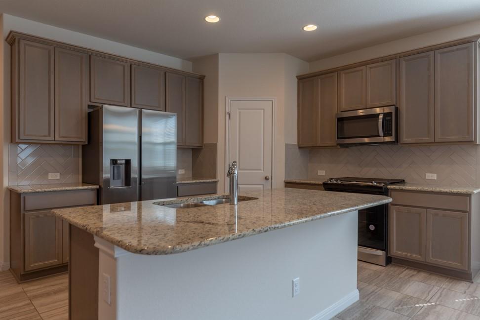 205 Falkland Street — photo 4