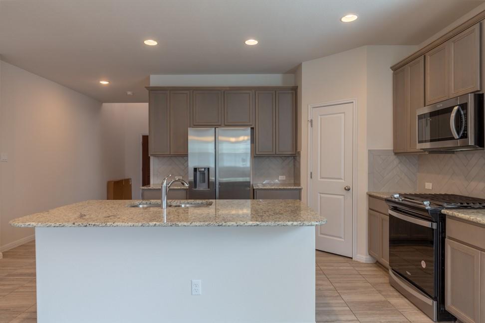 205 Falkland Street — photo 5