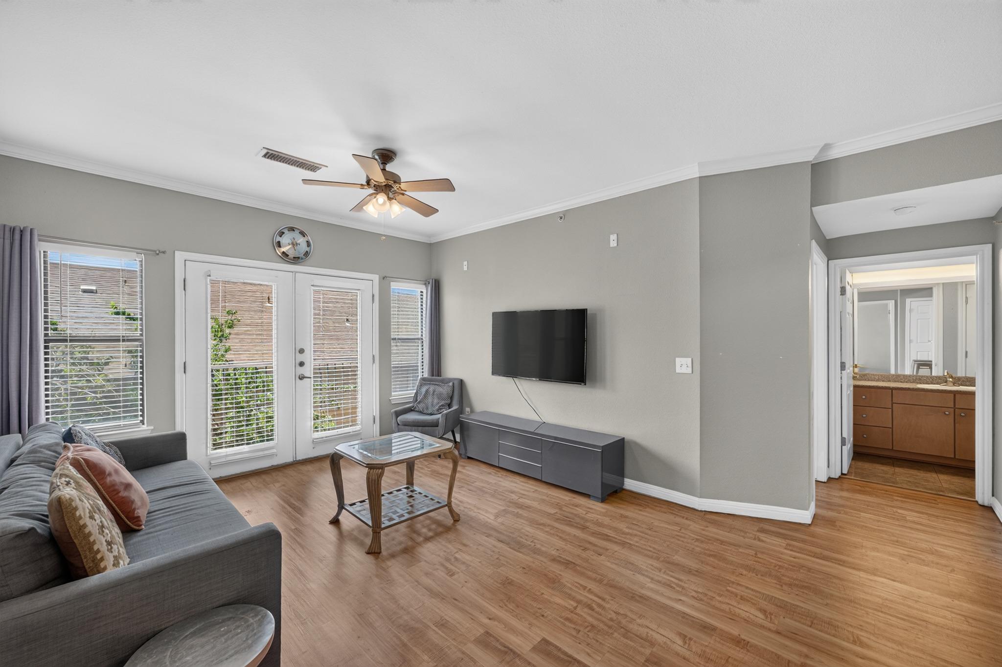 2502 Leon ST #304 — photo 4