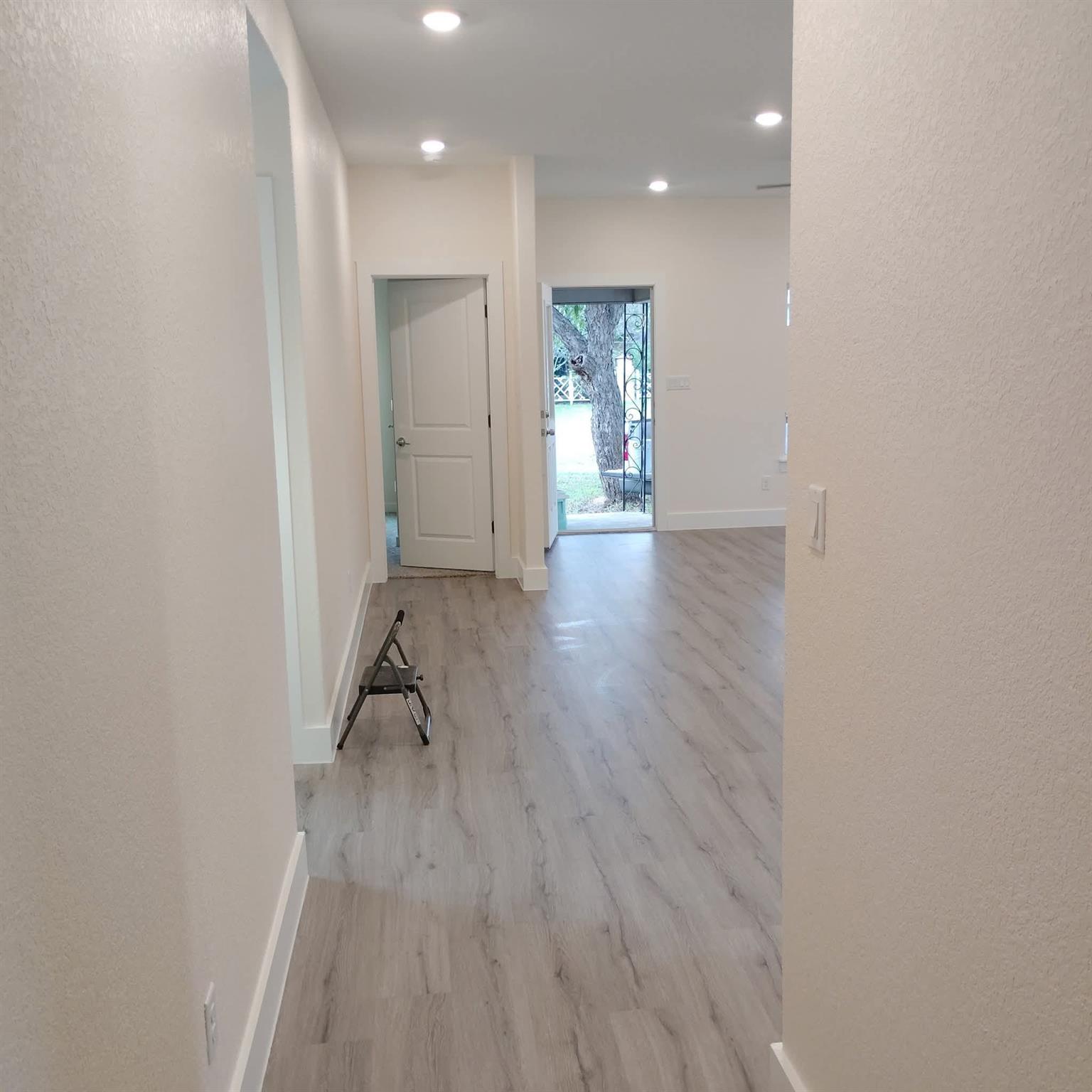 928 Cameron Ave — photo 3