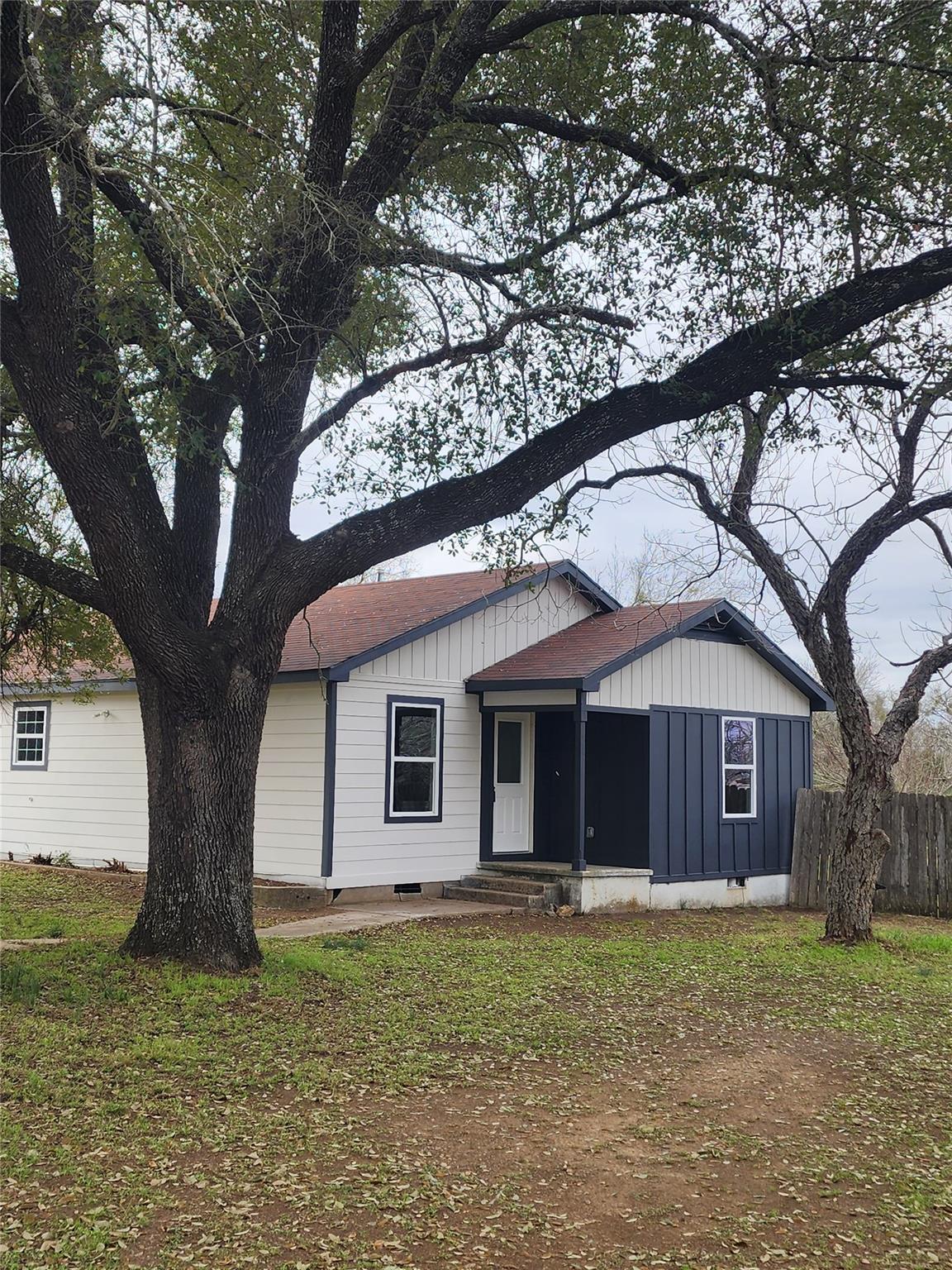 928 Cameron Ave — photo 4