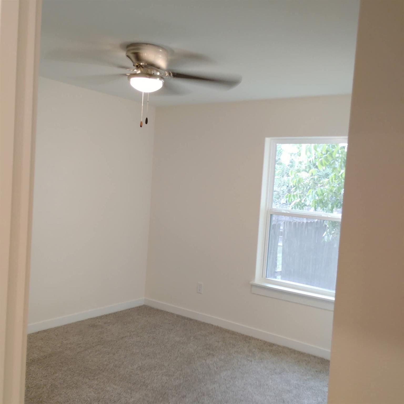 928 Cameron Ave — photo 5