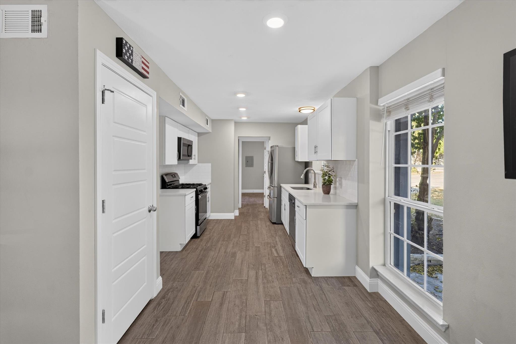 8608 Delaware CT — photo 5
