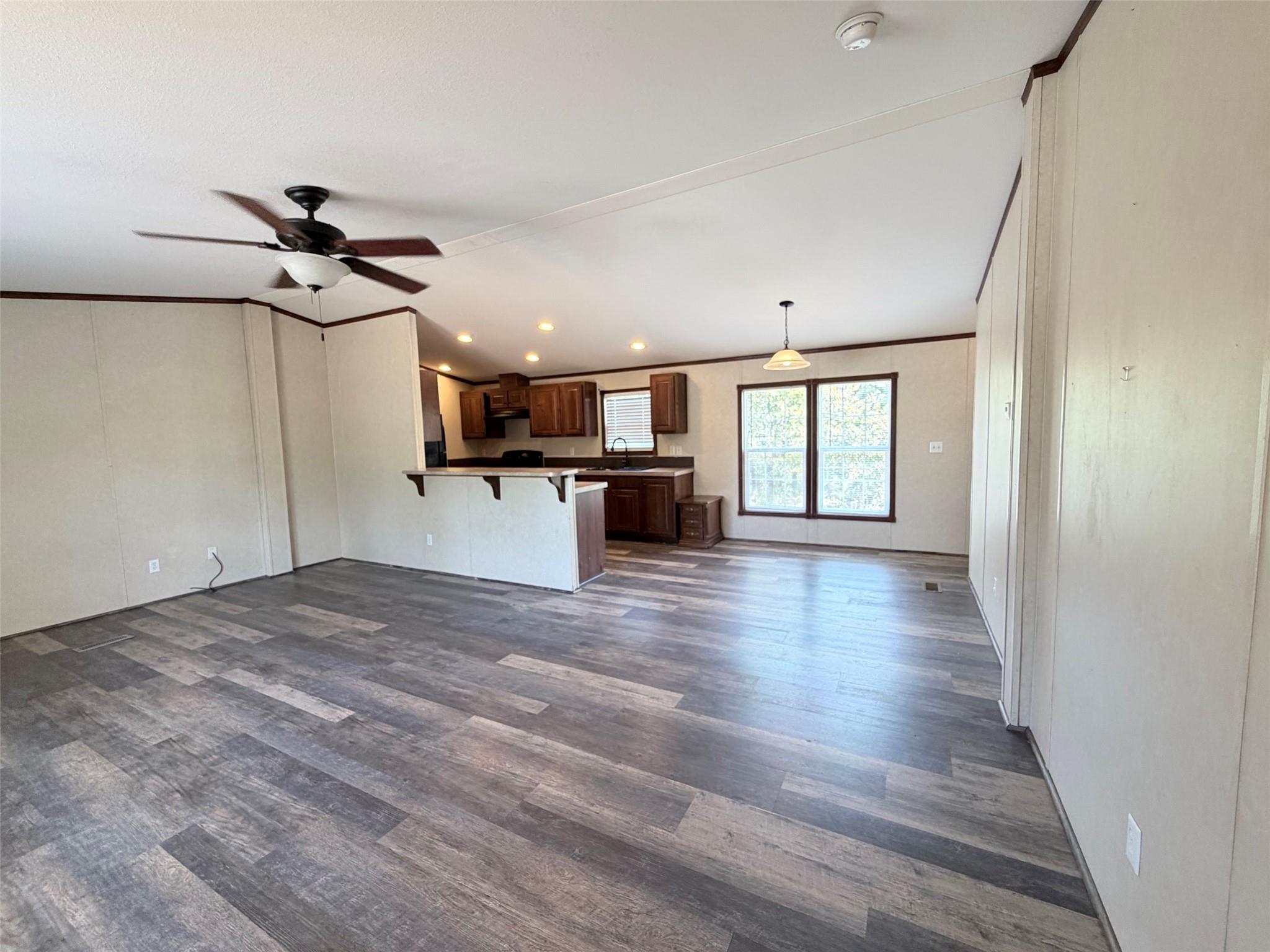 157 Lakeside DR — photo 3