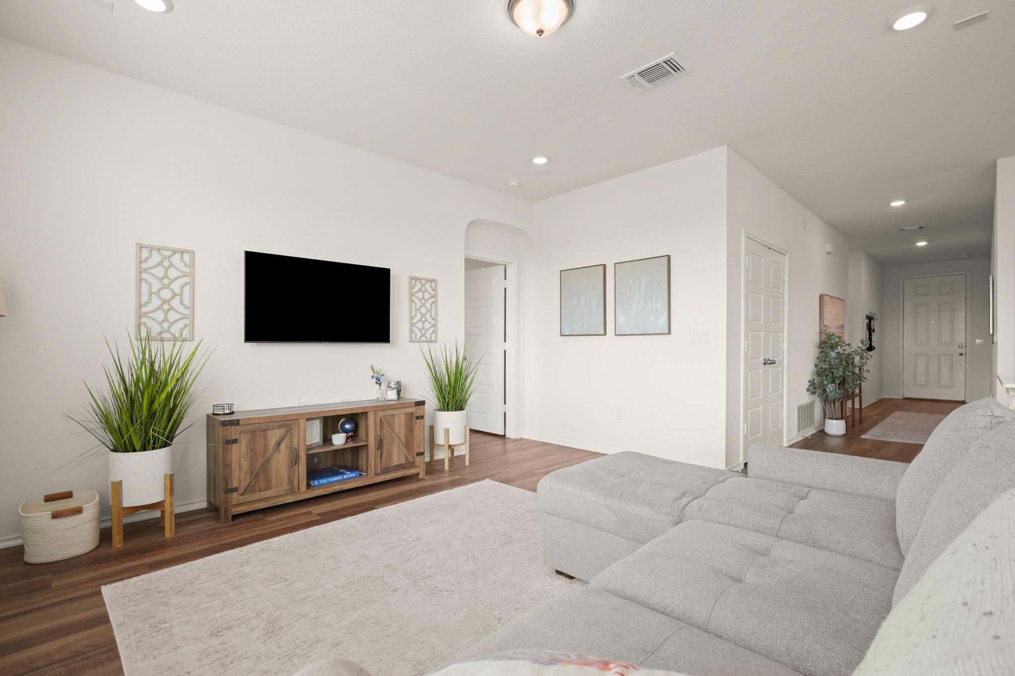 8213 Knoxville TRL — photo 3