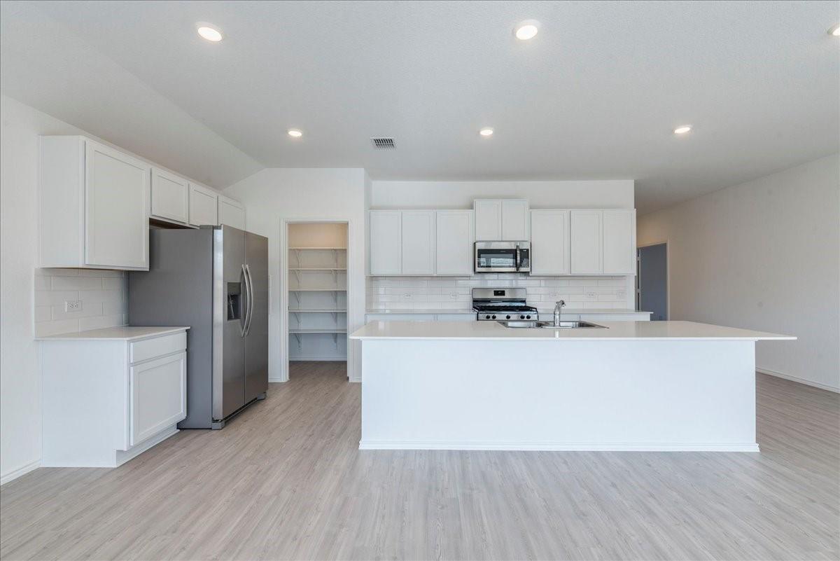 156 Alamito Ave — photo 5