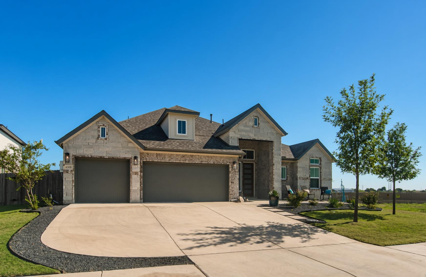 4300 Boyington DR — photo 3