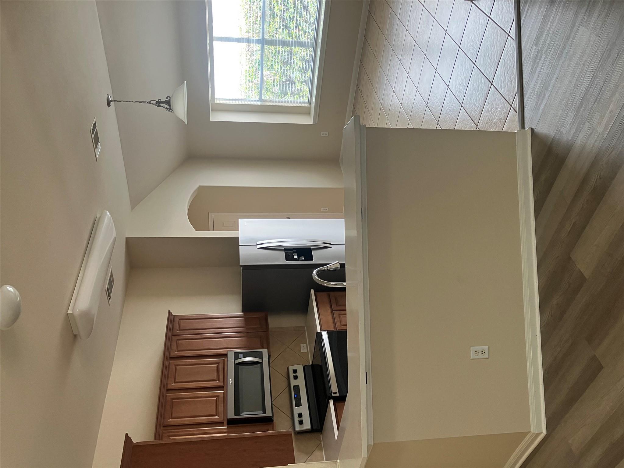 429 Falcon LN — photo 5