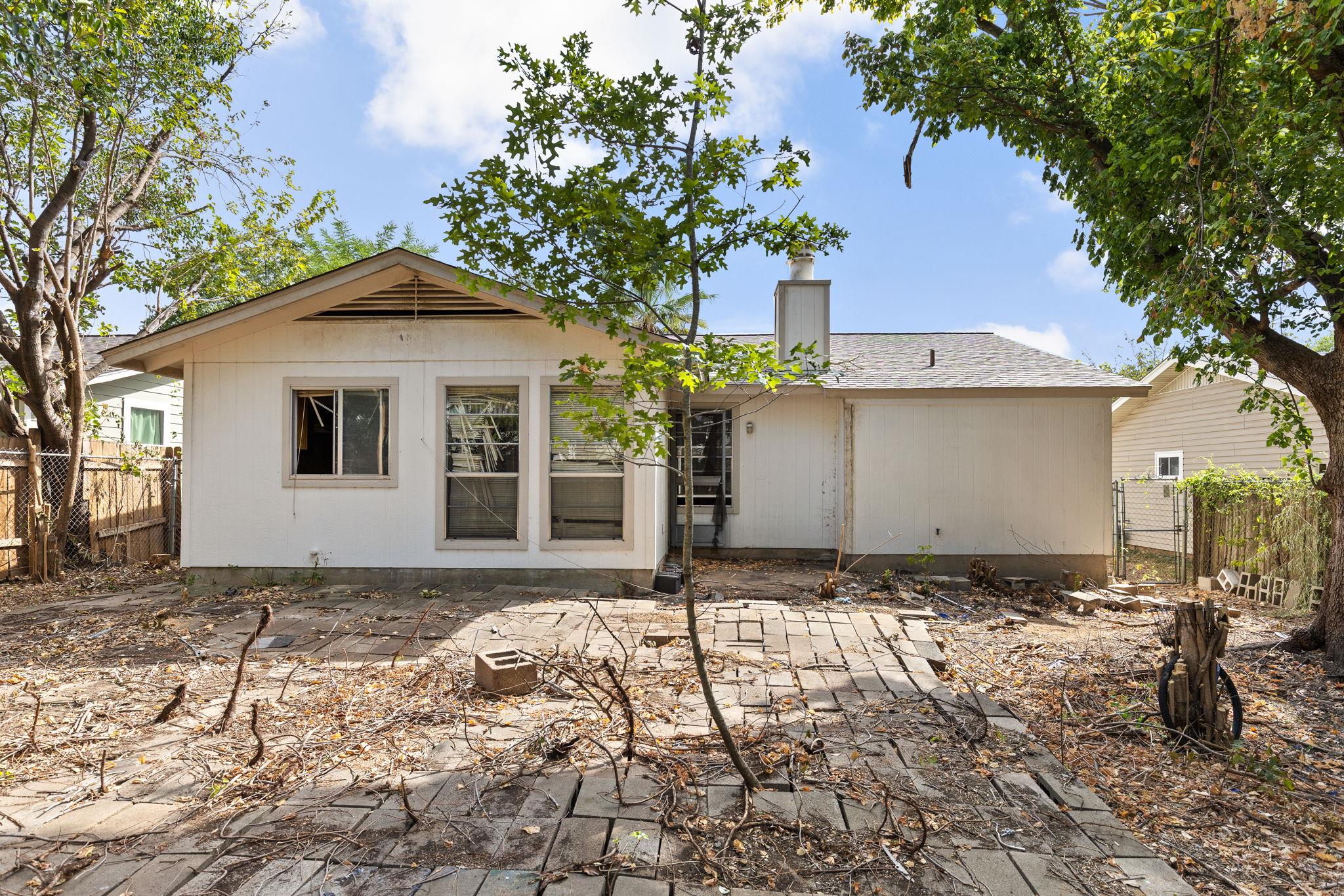 1500 Sahara Ave — photo 4