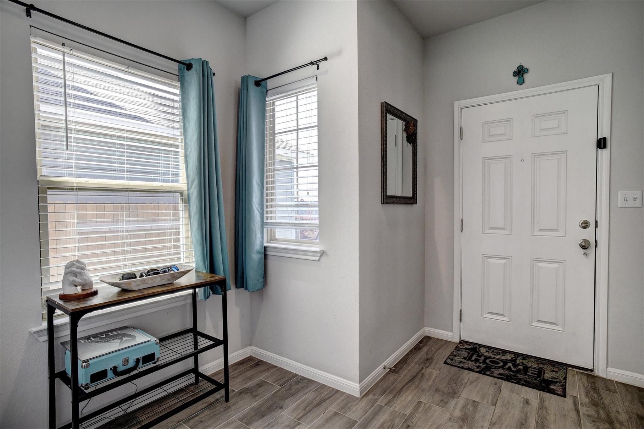 205 Driftwood LN — photo 5