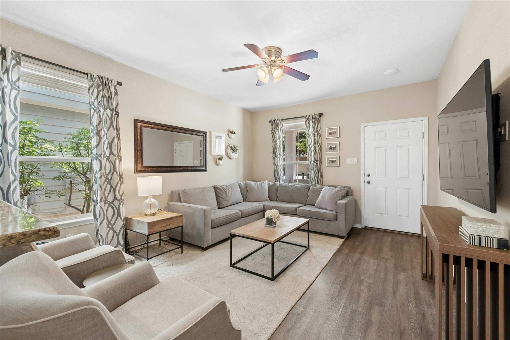 1704 Comfort LN — photo 5