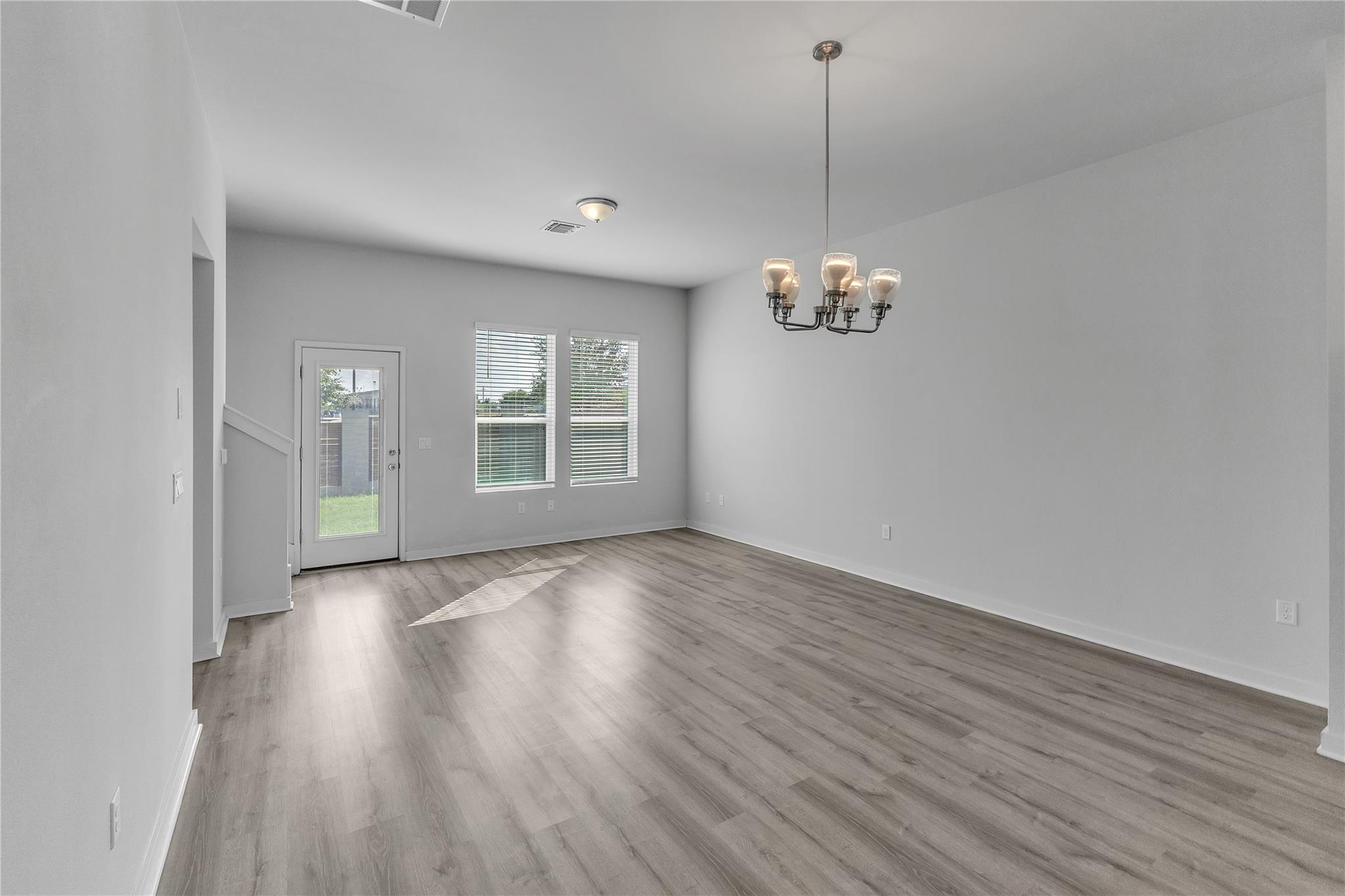 1203 Showbox ST — photo 4