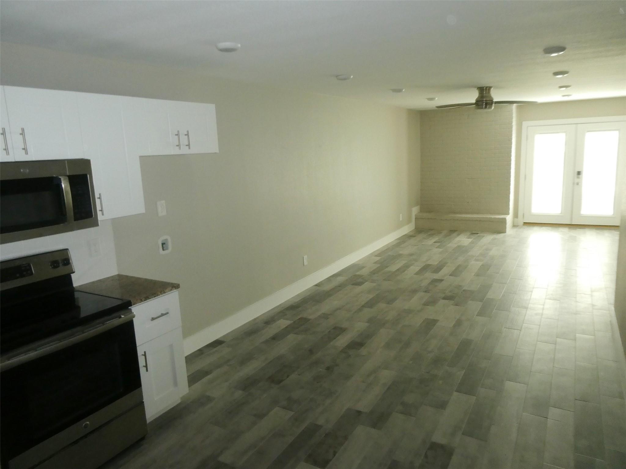 909 REINLI ST #133 — photo 5