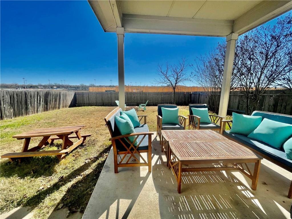 1010 Aiken DR — photo 3