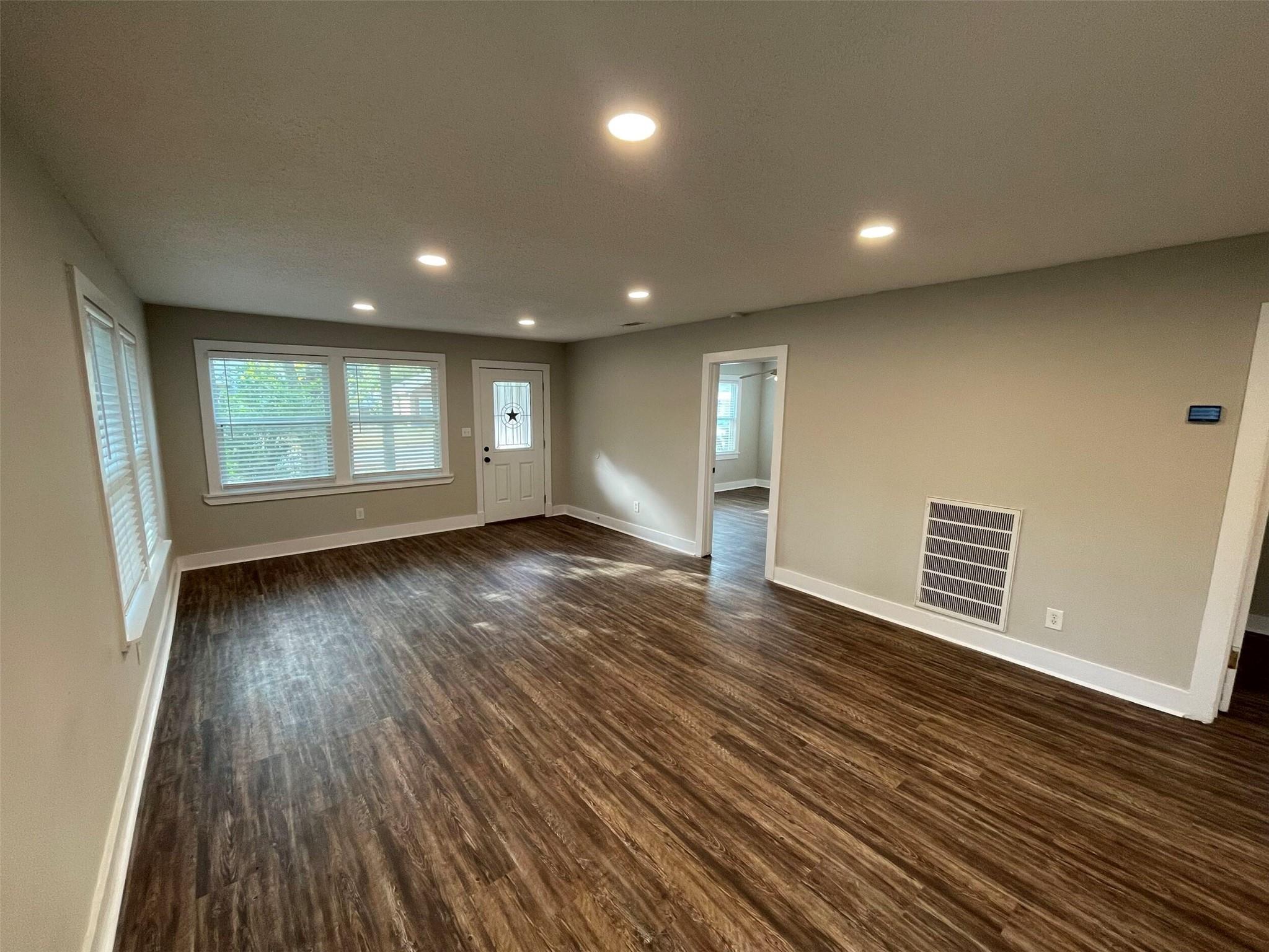 503 Byrne ST — photo 4