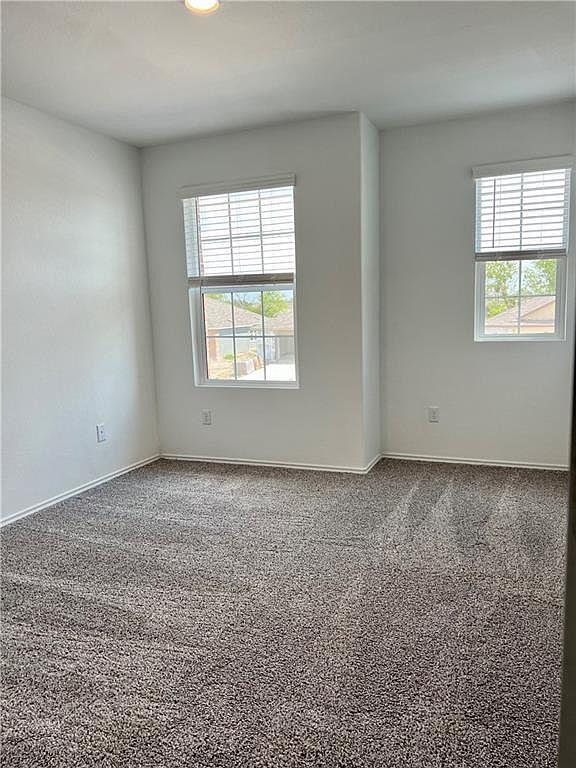 290 Silver Glen DR — photo 5