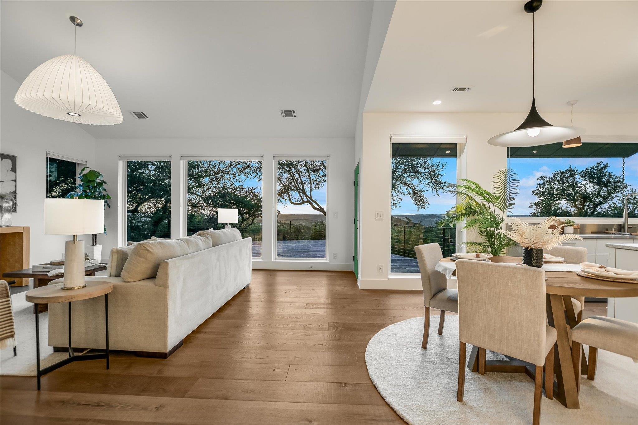 13 Meridian DR — photo 3