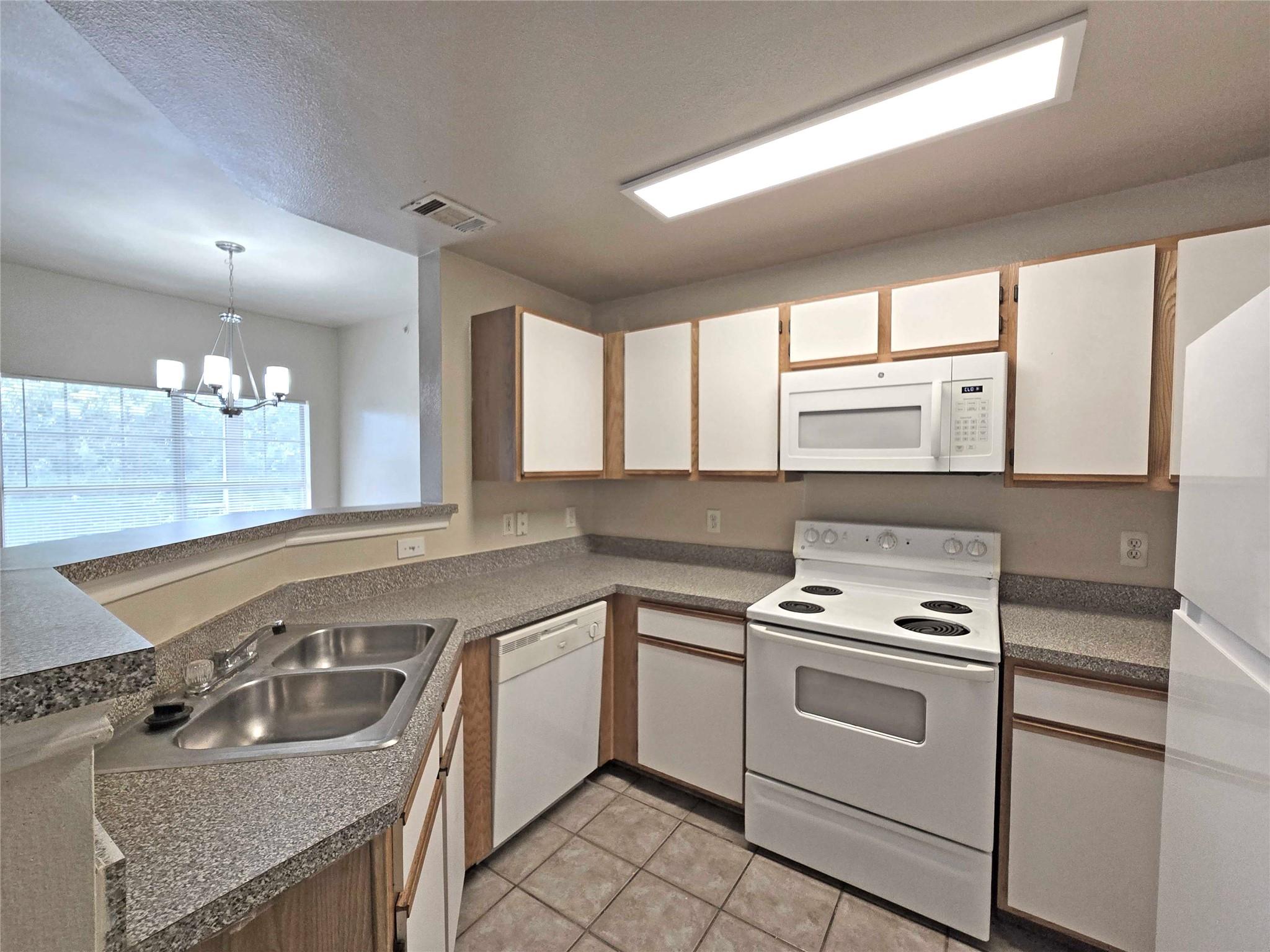 2320 Gracy Farms LN #1123 — photo 4