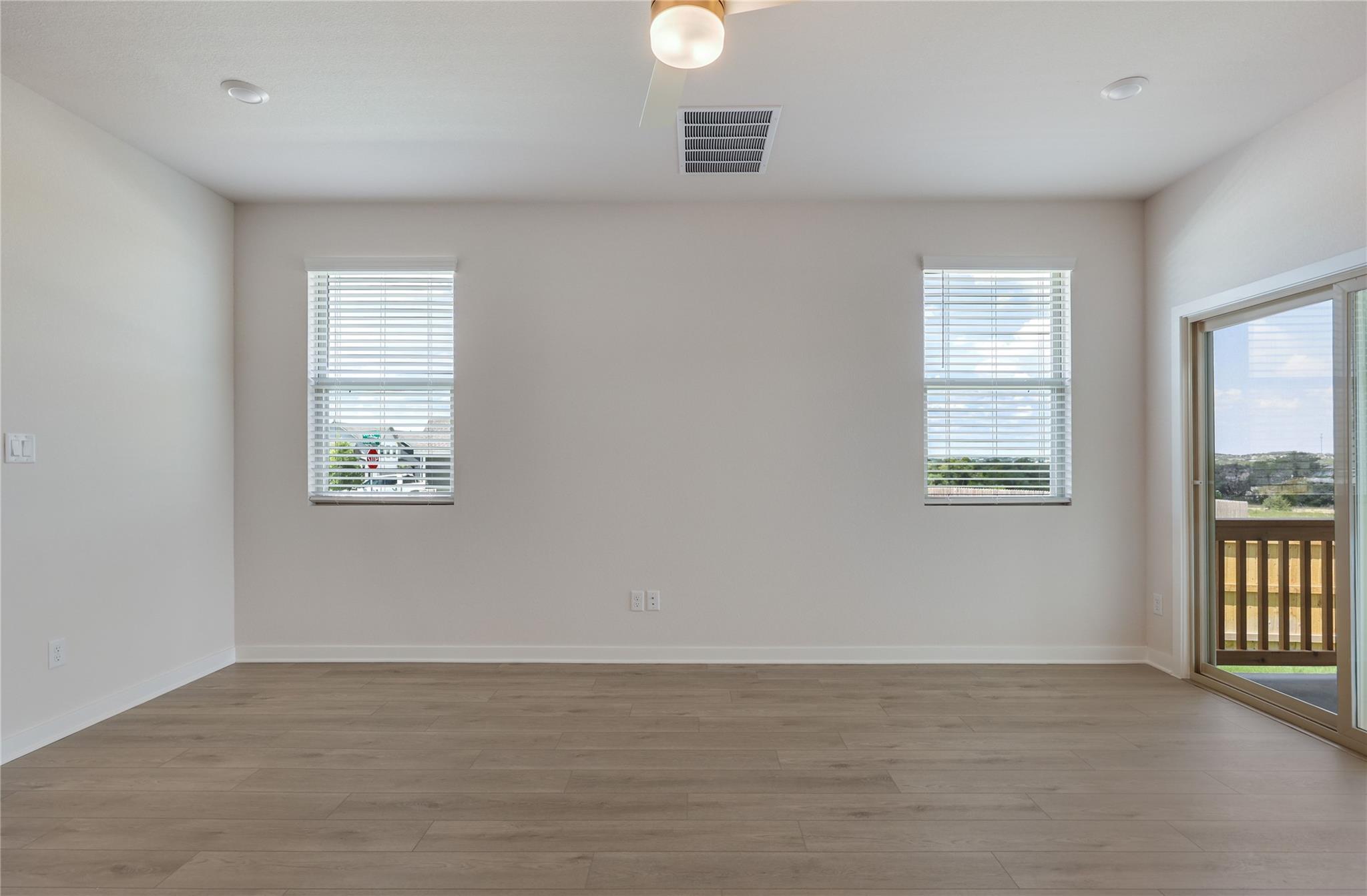 261 Crater Lake DR — photo 5