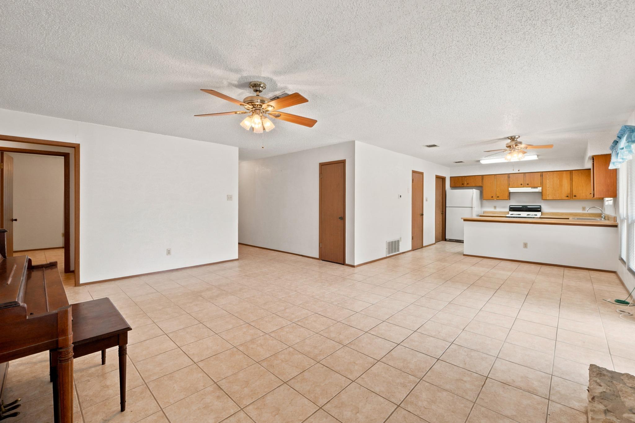 3102 Jeanne Marie CT — photo 3