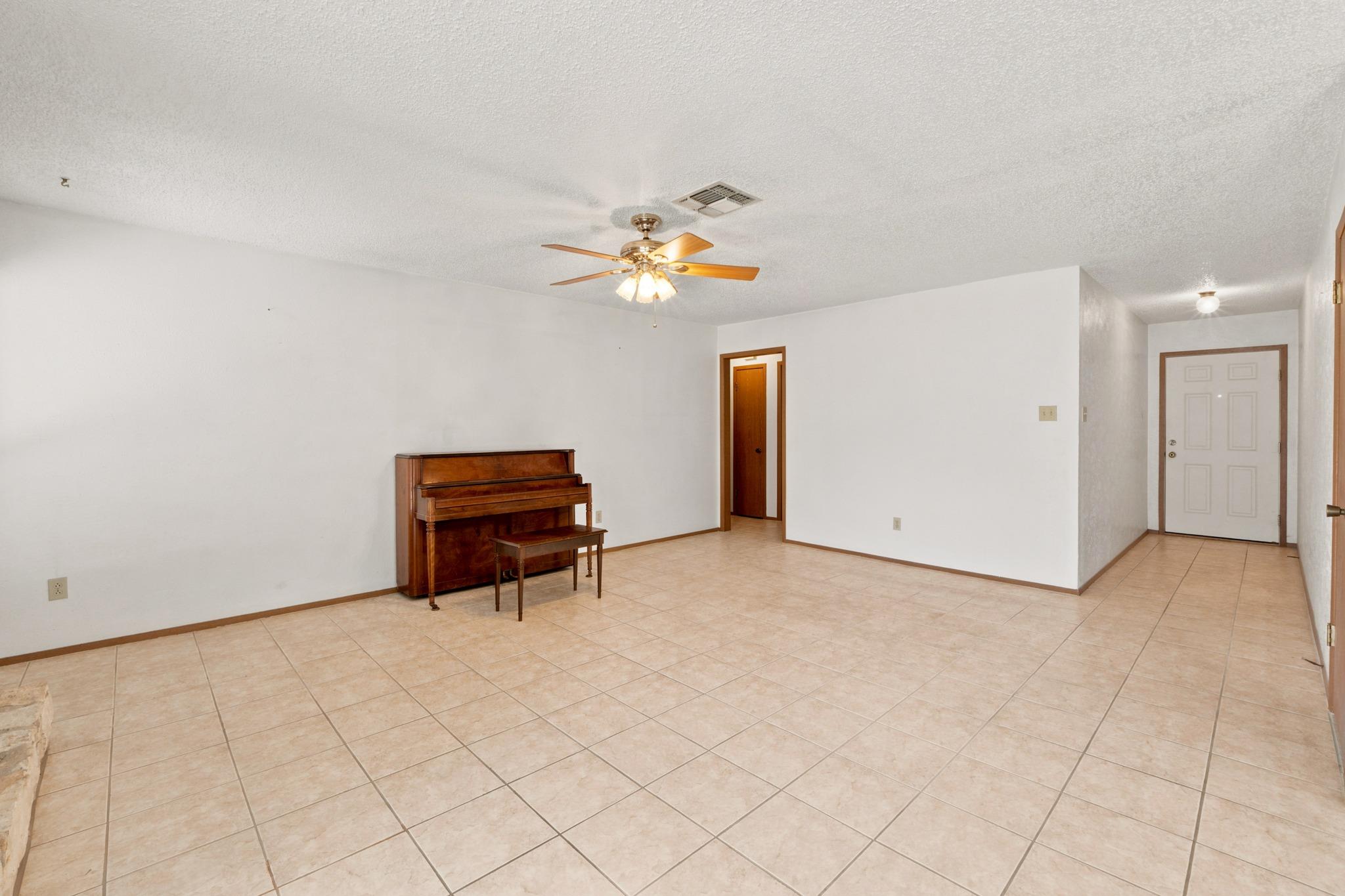 3102 Jeanne Marie CT — photo 4