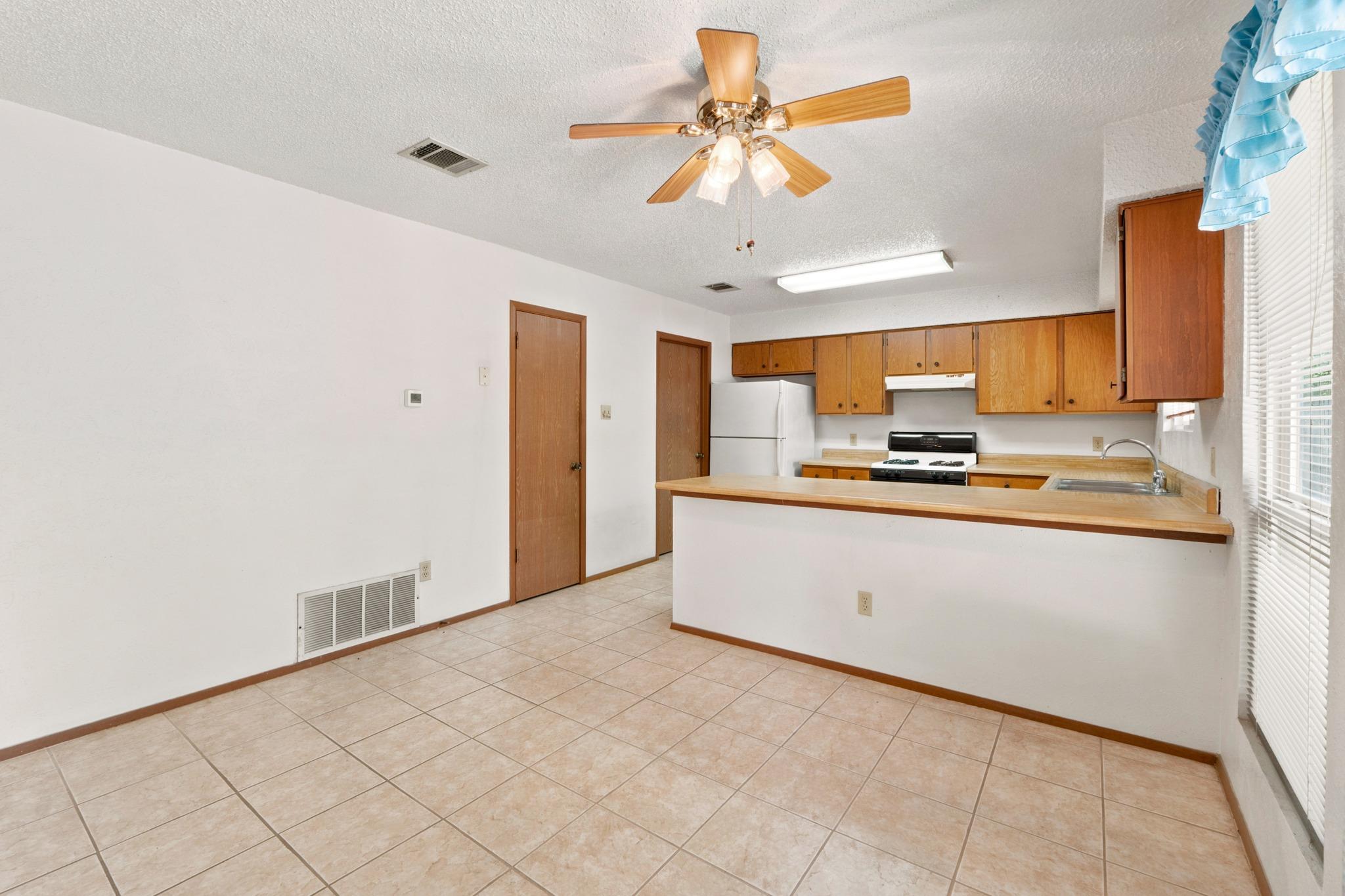 3102 Jeanne Marie CT — photo 5