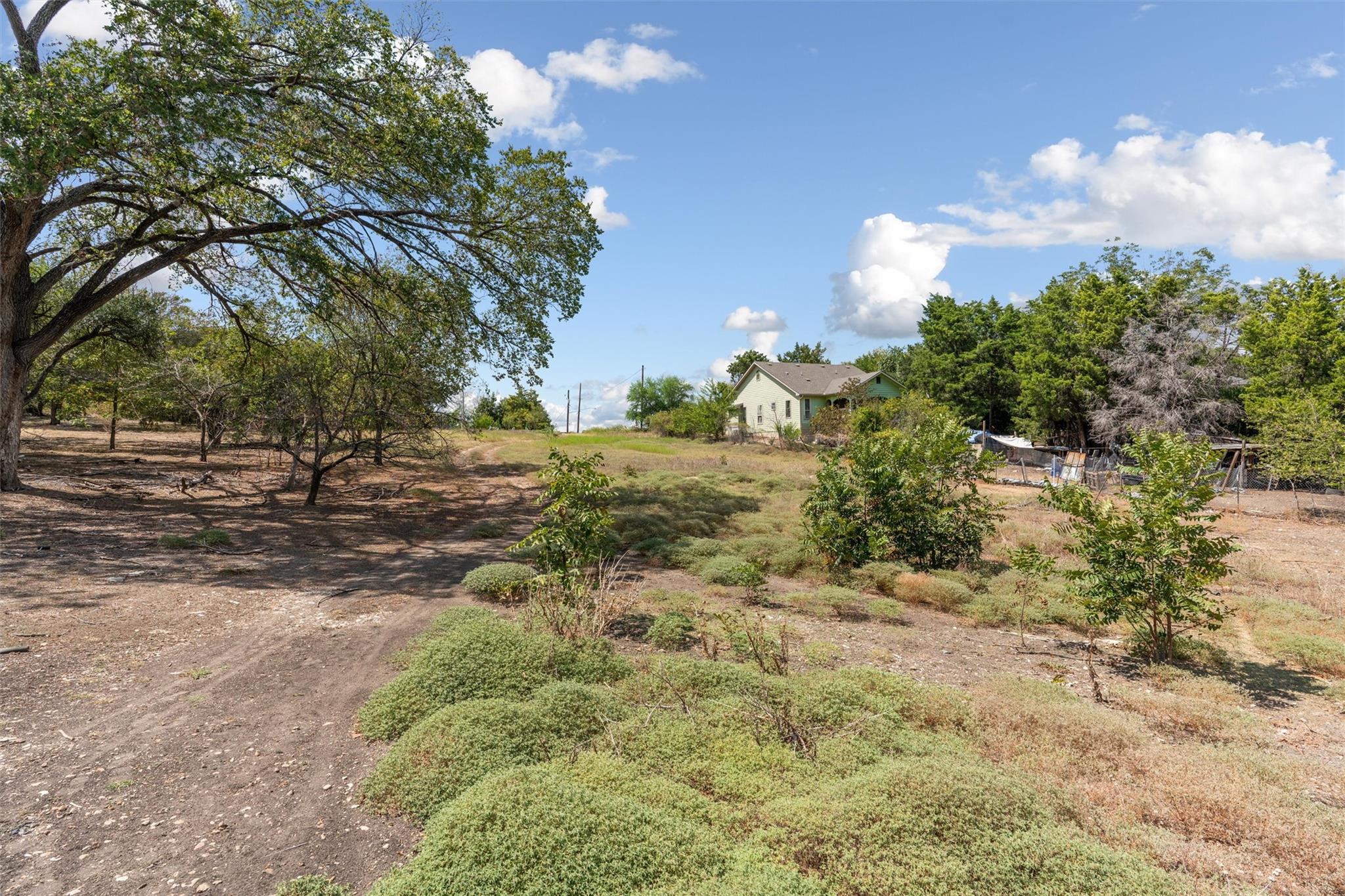 2404 Thrasher LN — photo 5
