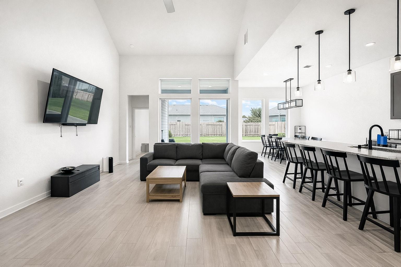 6401 Velvet Leaf LN — photo 4