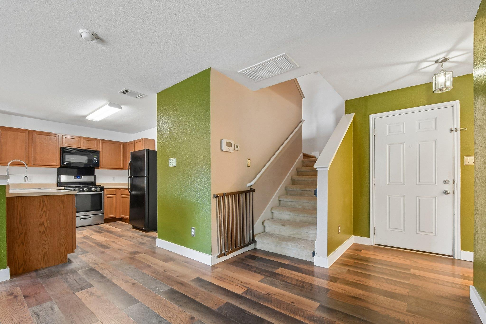 263 Quarter Ave — photo 4